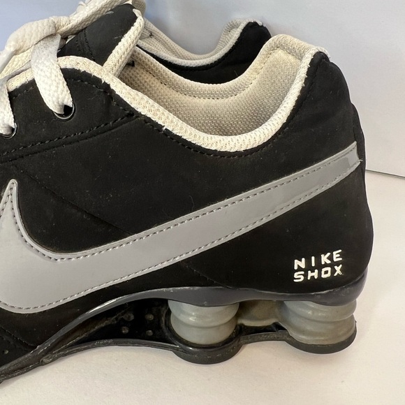 Women's Black & Gray Nike Shox Size 7 (2012) - Picture 3 of 12